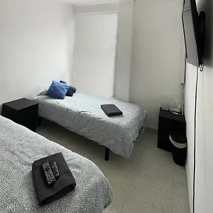  Habitación en casa particular Piso Aeropuerto - Estadio España
